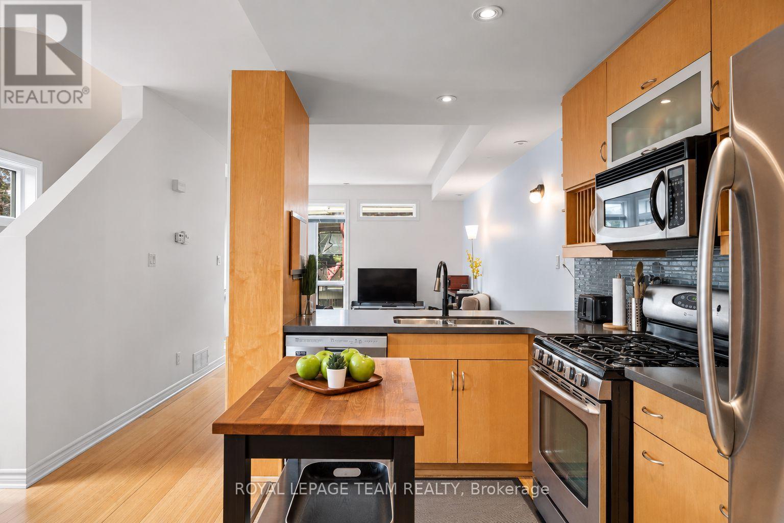 2 Bed, 2 Bath House for Sale in Ottawa – B – 92 HOLLAND AVENUE, Ottawa – MLS# X13815866 - Image 8