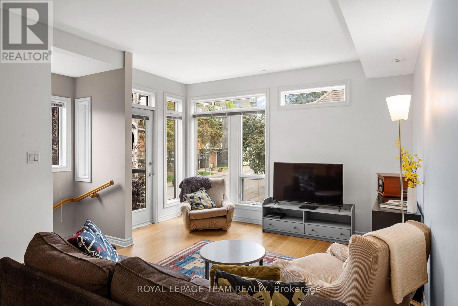2 Bed, 2 Bath House for Sale in Ottawa – B – 92 HOLLAND AVENUE, Ottawa – MLS# X13815866 - Image 9
