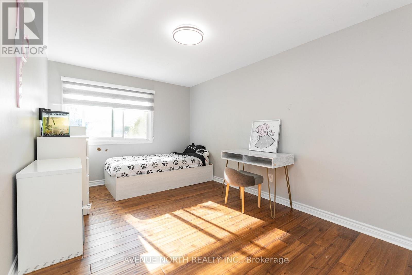 3 Bed, 2 Bath Apartment for Sale in Ottawa – 100 – 2415 SOUTHVALE CRESCENT, Ottawa – MLS# X13815870 - Image 20