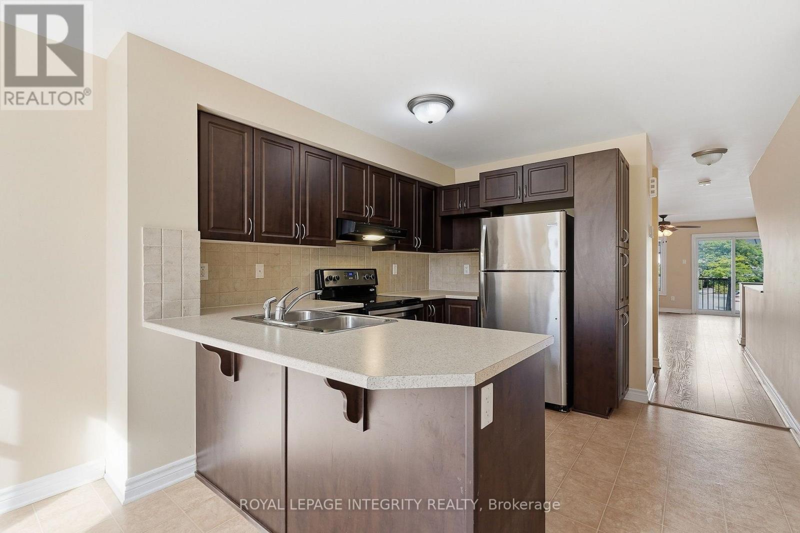 ## 5 1124 DOCTEUR CORBEIL BOULEVARD - Image 7