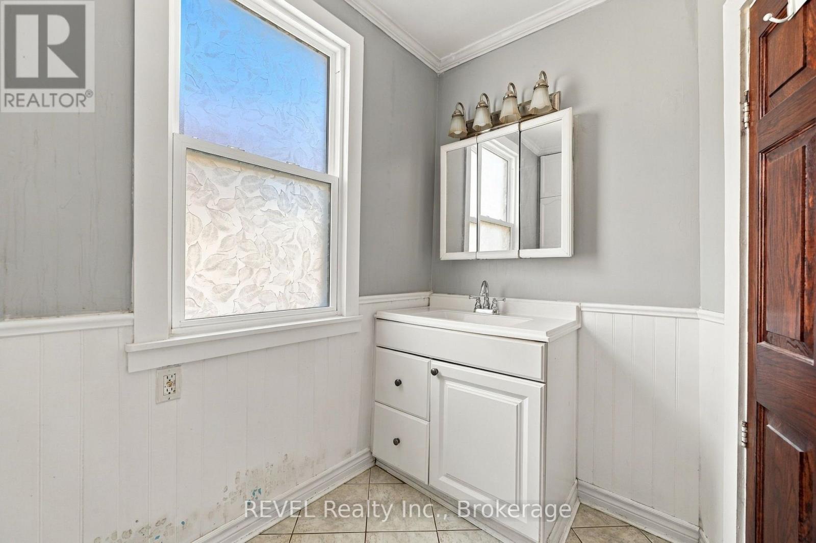 61 PATRICIA STREET - 16