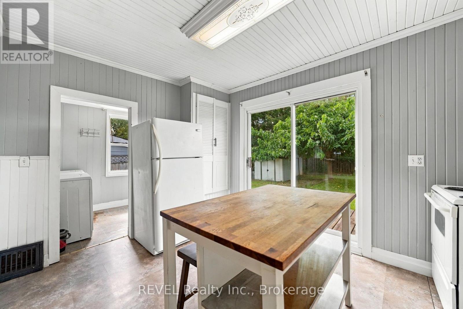 61 PATRICIA STREET - 20
