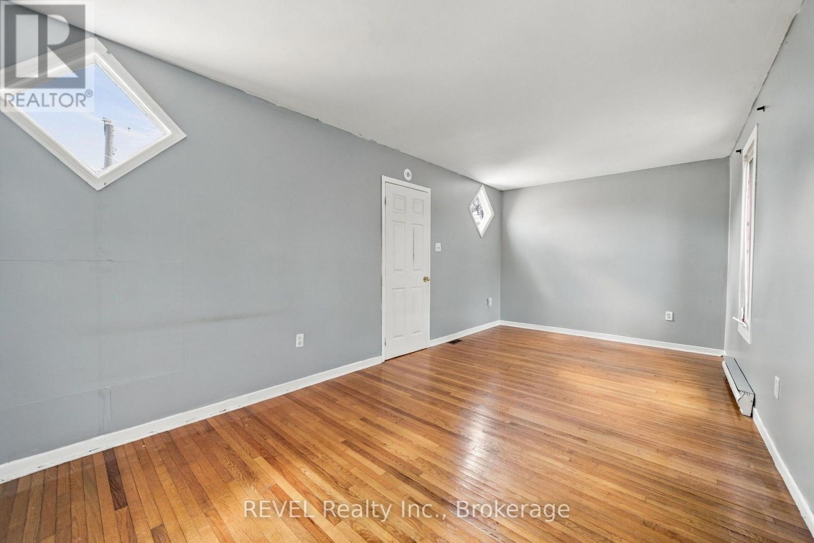 61 PATRICIA STREET - 26