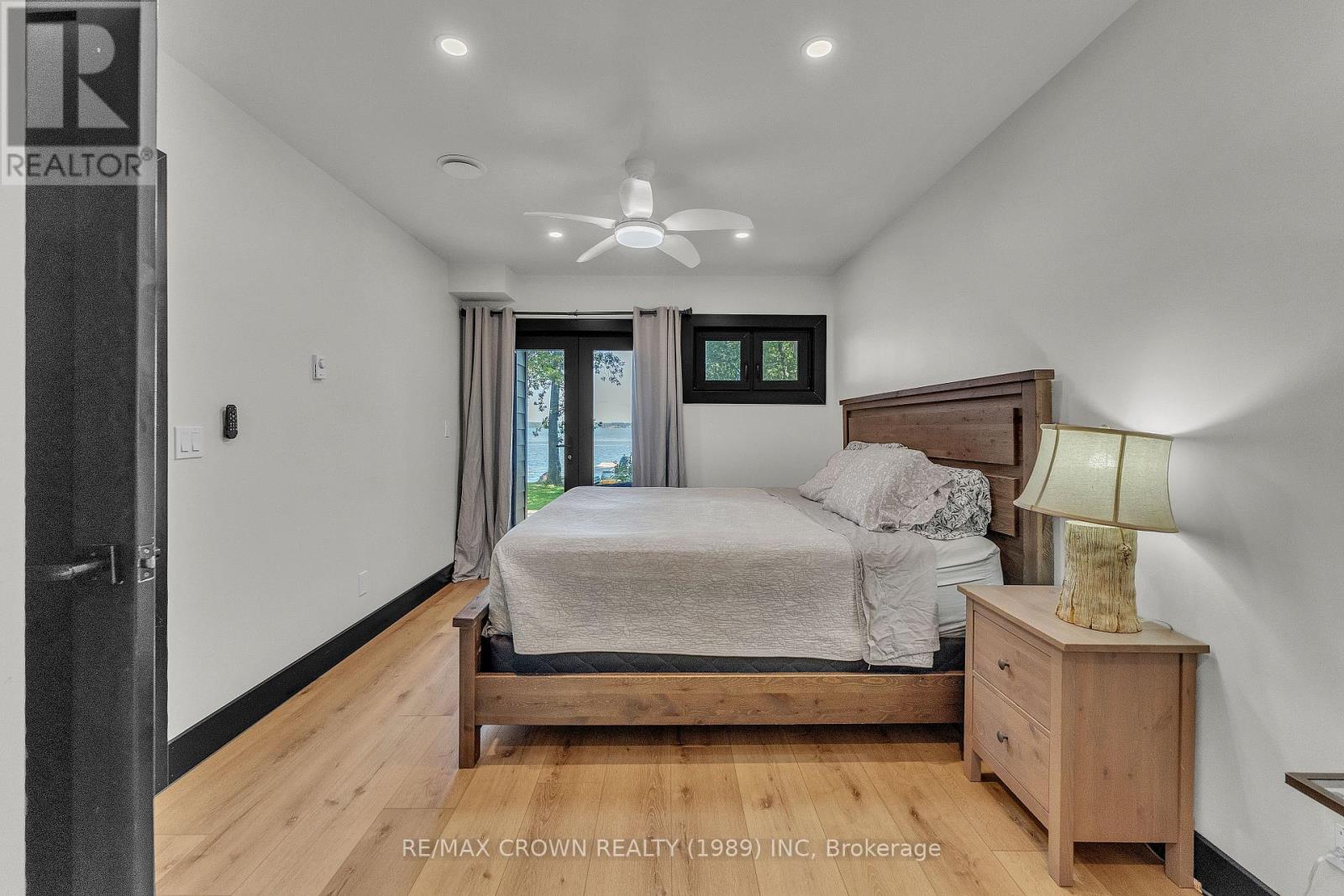 560 PINECREEK CRESCENT - 17