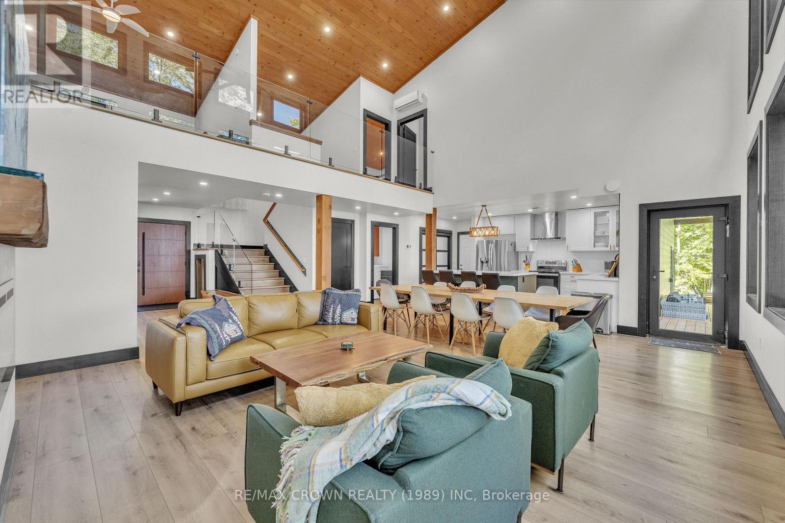 560 PINECREEK CRESCENT - 5