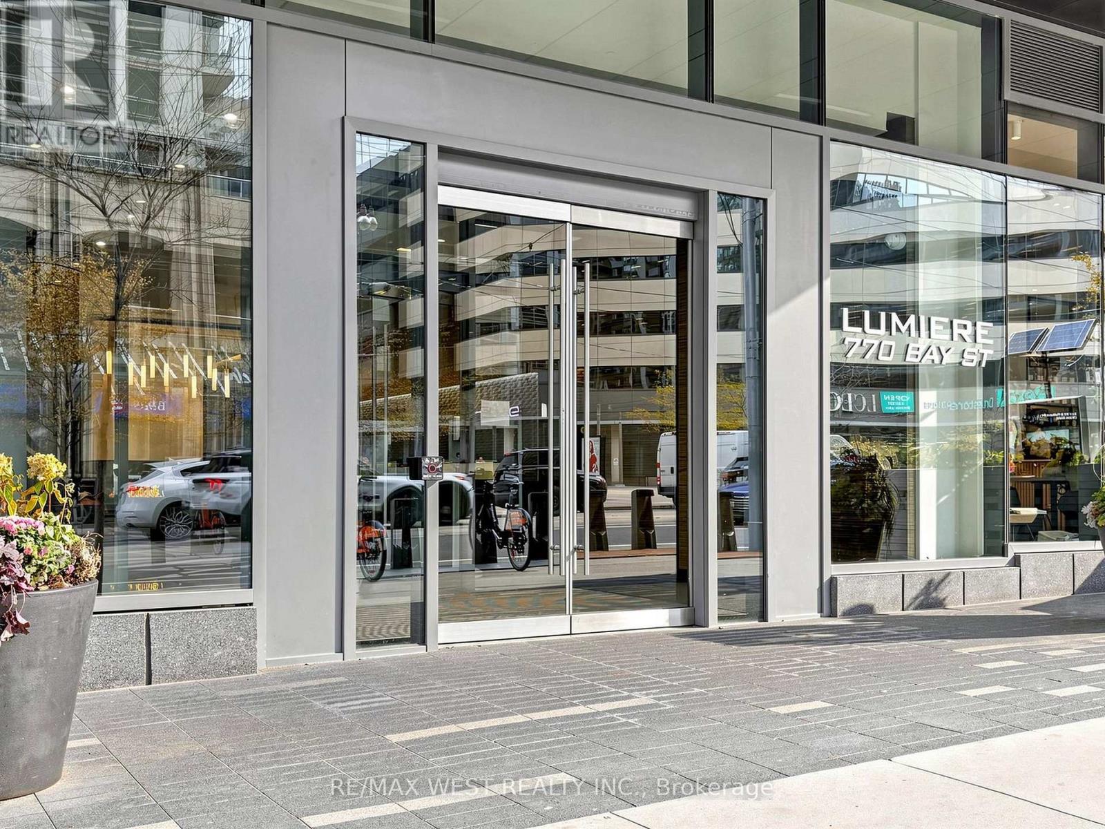 Photo of 513 - 770 BAY STREET