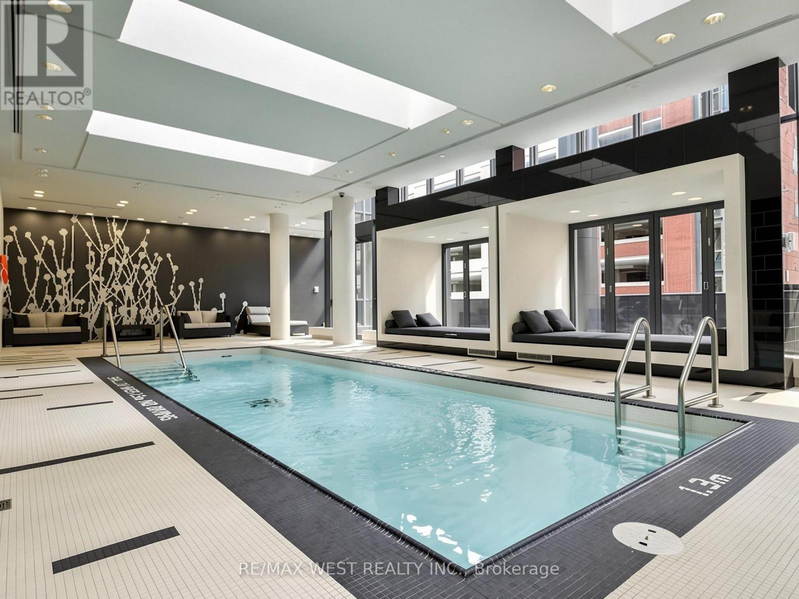 #513 770 BAY STREET - Image 26