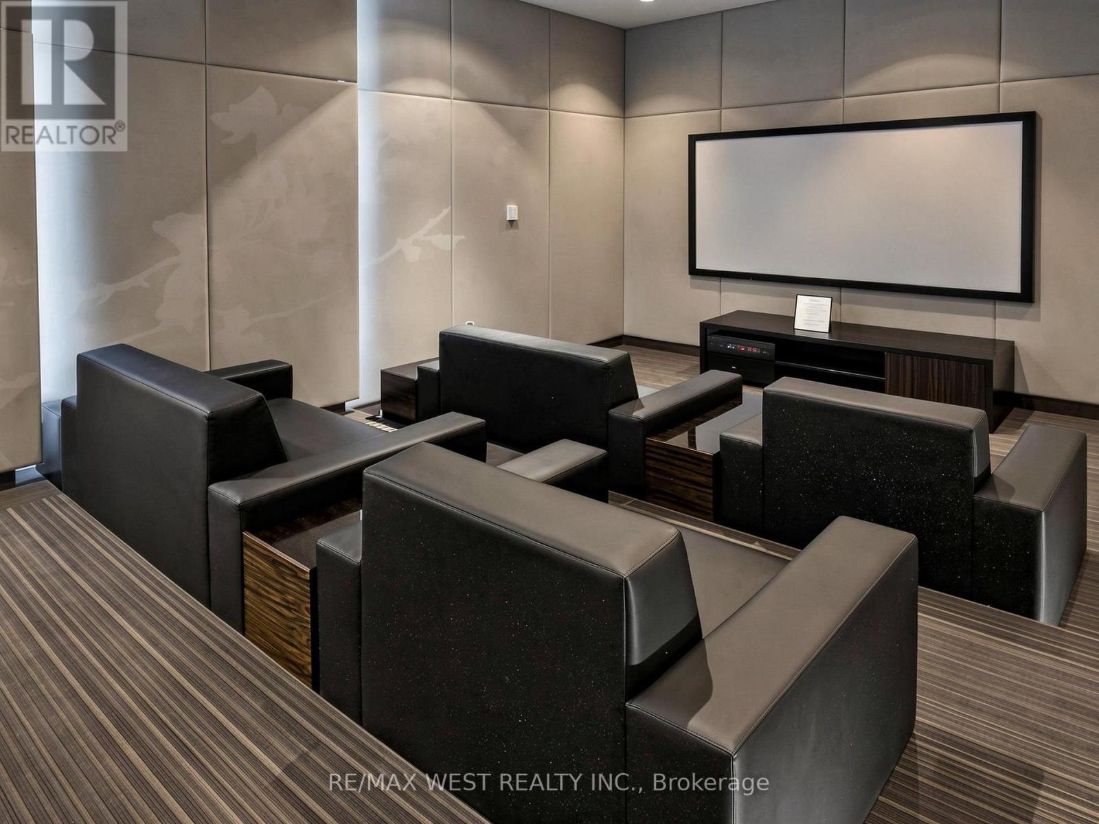 #513 770 BAY STREET - 32