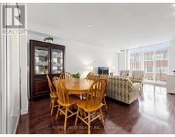 513 - 770 Bay Street, Toronto, ON M5G0A6 Photo 8