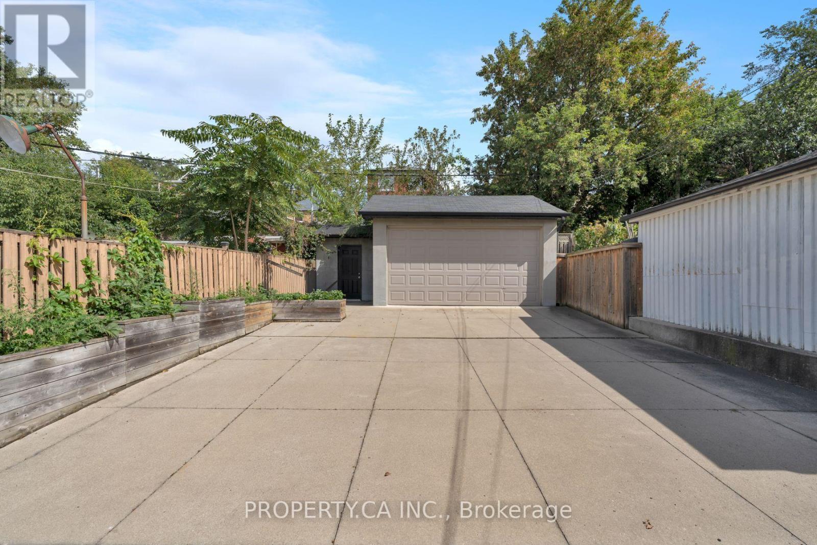 573 NORTHCLIFFE BOULEVARD - 27