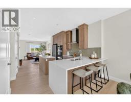 712 Sovereign Common Sw, Calgary, AB T3C3Y3 Photo 13