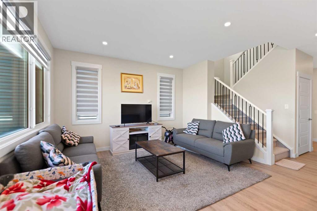 86 Corner Glen Gardens NE - 14