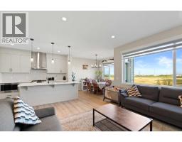 Foyer - 86 Corner Glen Gardens Ne, Calgary, AB T3N2P5 Photo 16