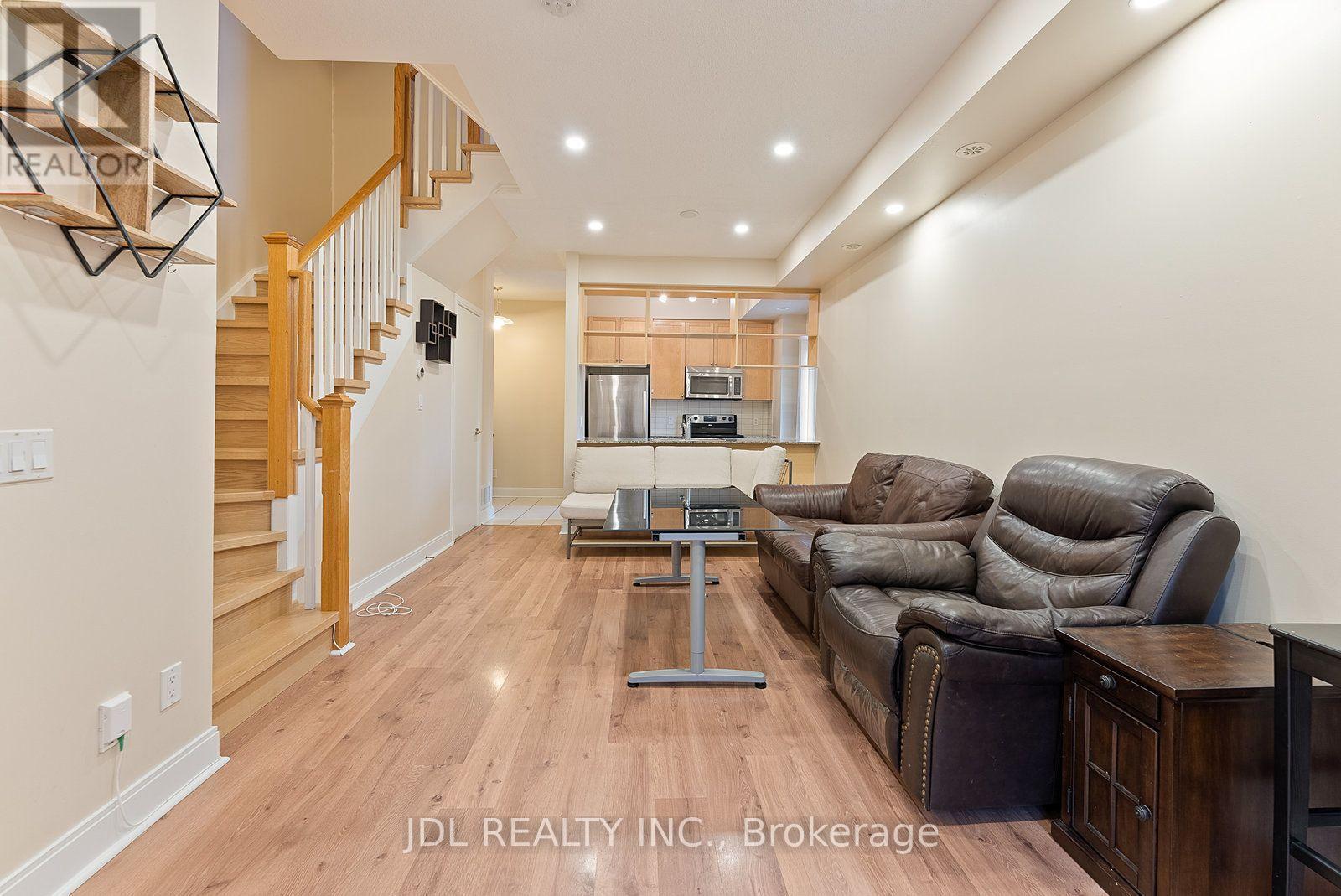 Photo of 315 Village Green Square
