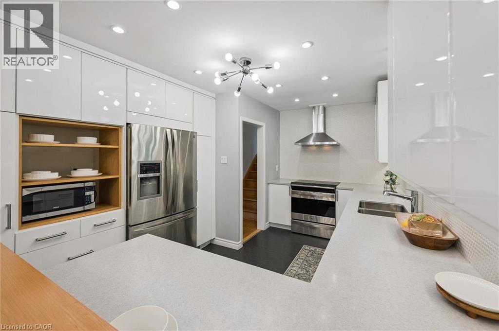 58 BRADLEY Drive, Kitchener — photo 12