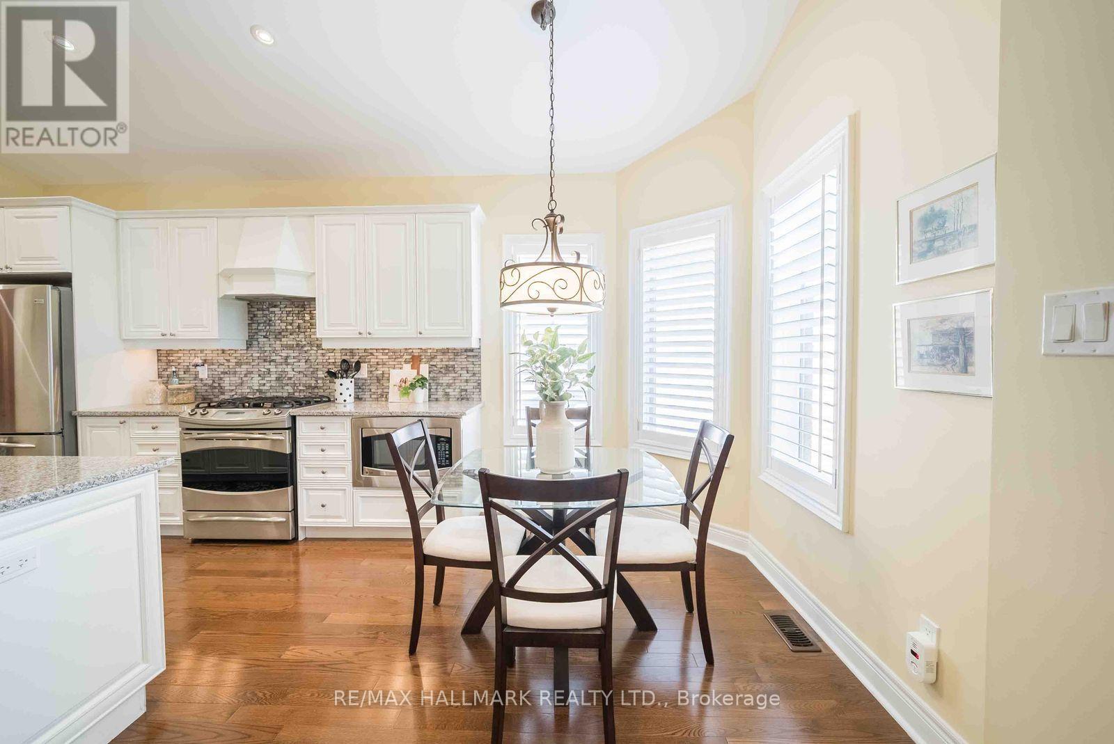 2 BERG COURT - 10