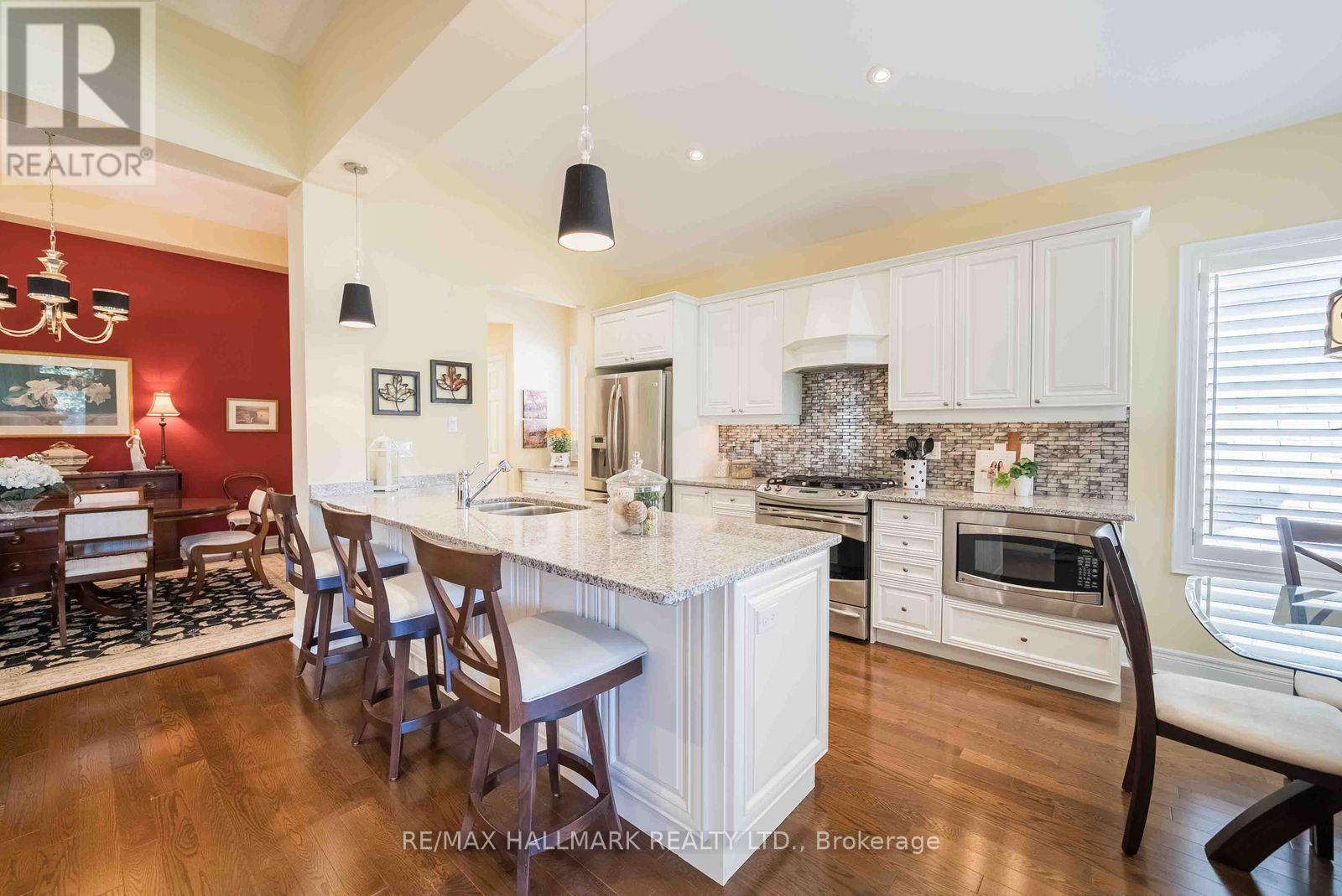2 BERG COURT - 13