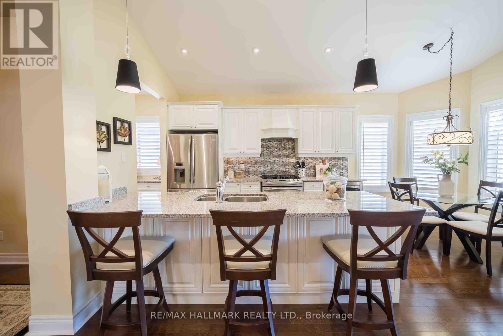 2 BERG COURT - 14