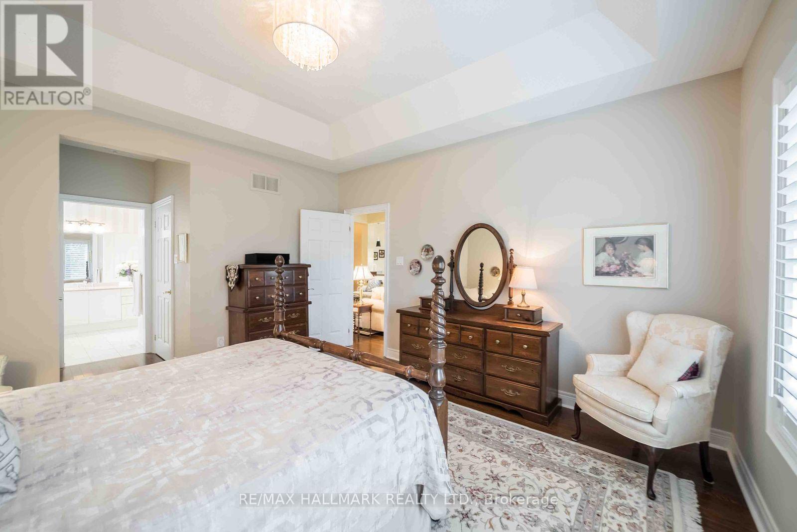 2 BERG COURT - 24