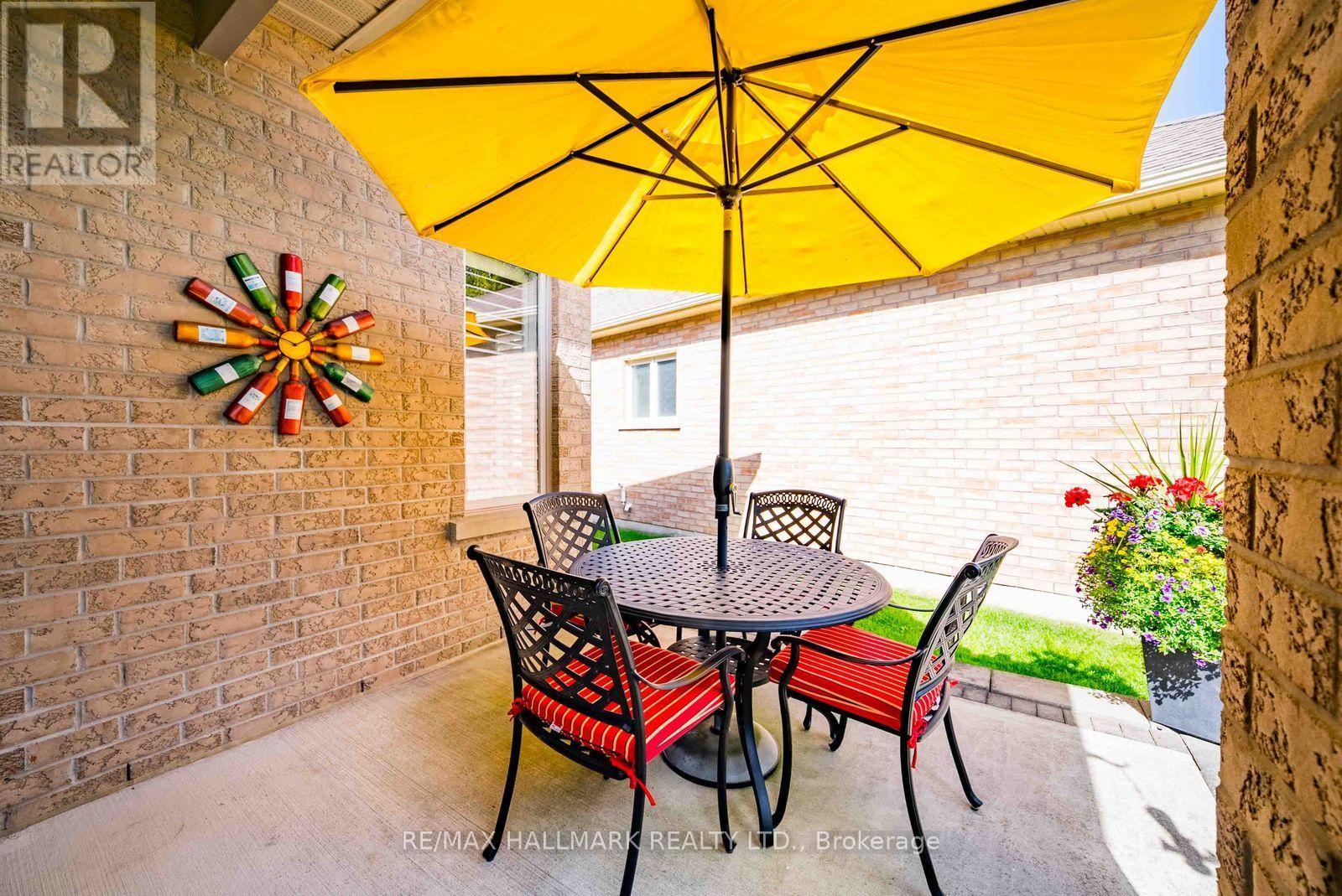 2 BERG COURT - 34