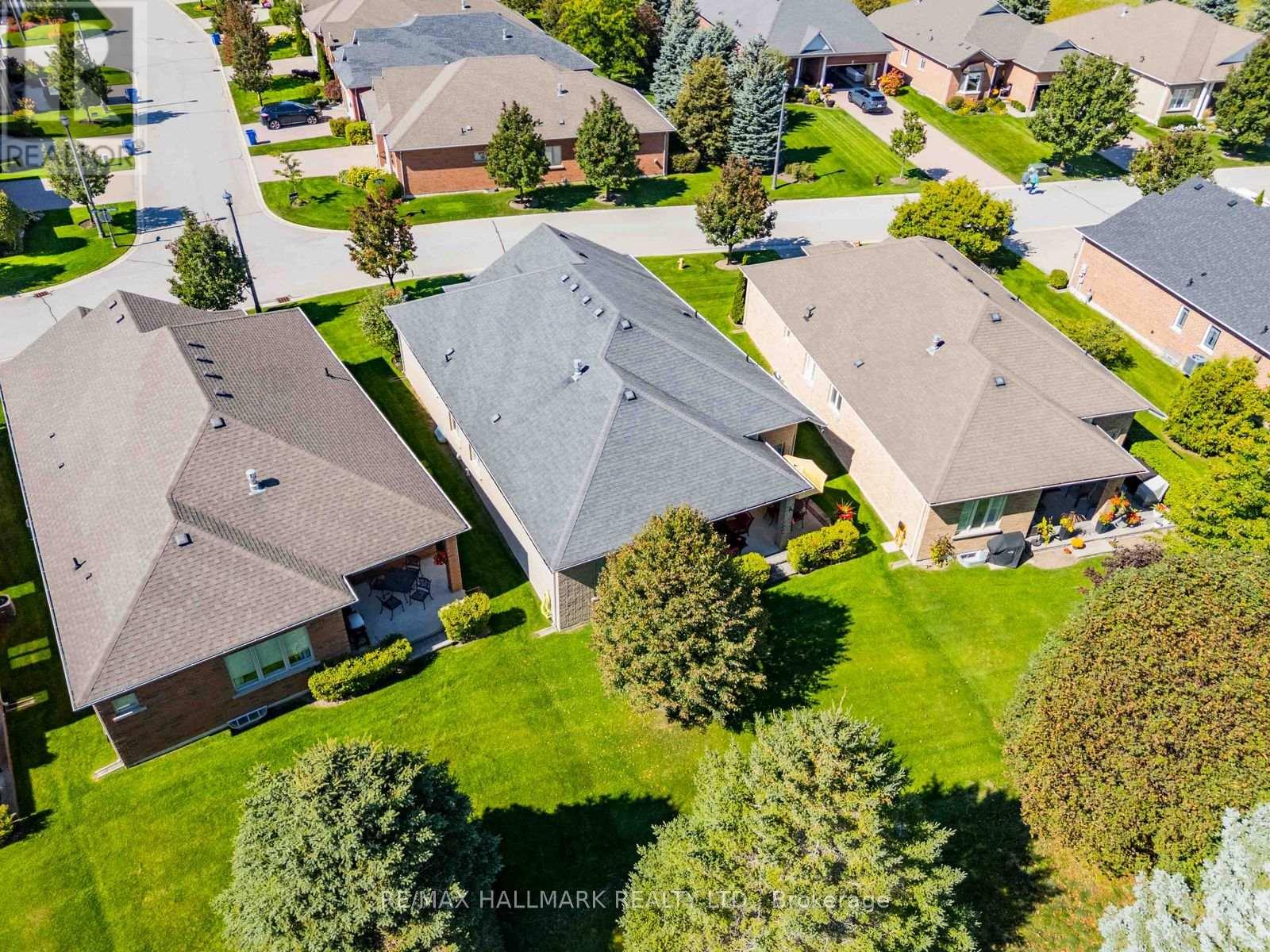 2 BERG COURT - 38