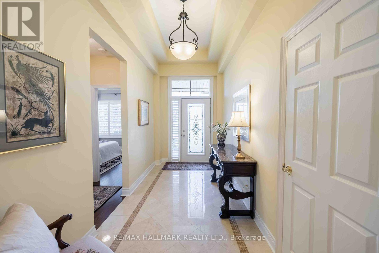 2 BERG COURT - 5