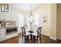 2 Berg Court, Whitchurch Stouffville, ON L4A0K5 Photo 11