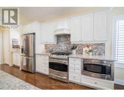 2 Berg Court, Whitchurch Stouffville, ON L4A0K5 Photo 16