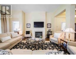 Den - 2 Berg Court, Whitchurch Stouffville, ON L4A0K5 Photo 7