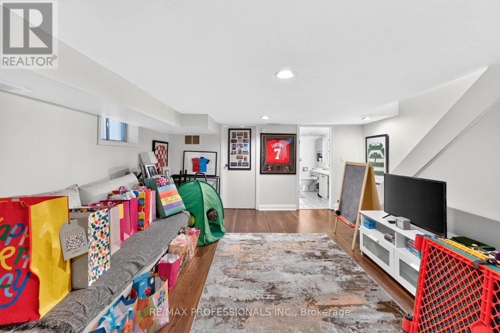 17 FIFTH STREET - 25