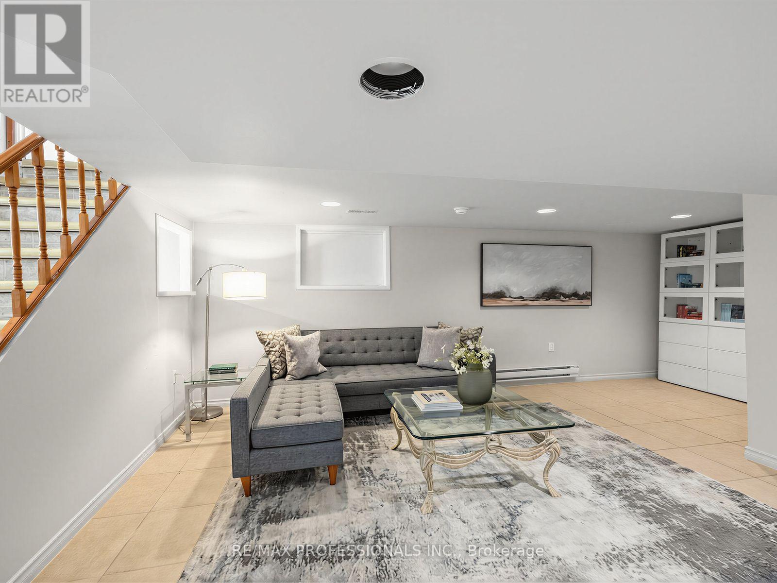 92 WESTROSE AVENUE - 27