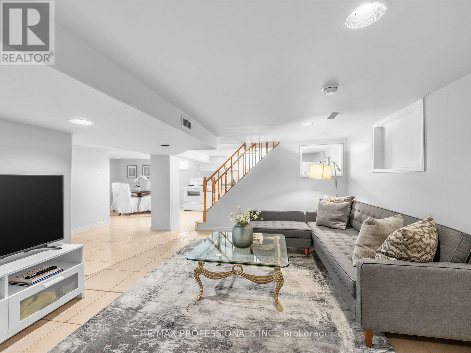 92 WESTROSE AVENUE - 28