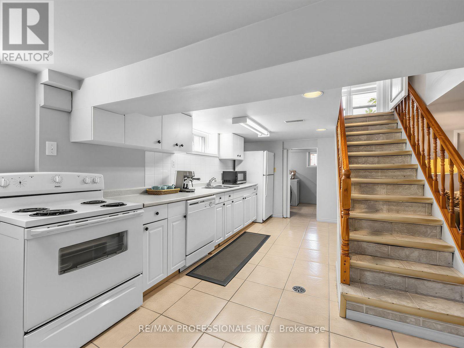 92 WESTROSE AVENUE - 30