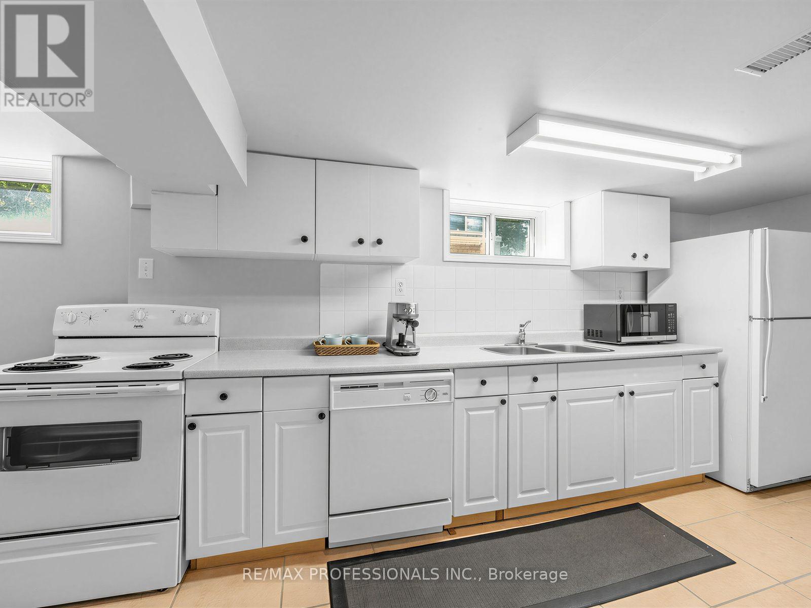 92 WESTROSE AVENUE - 31
