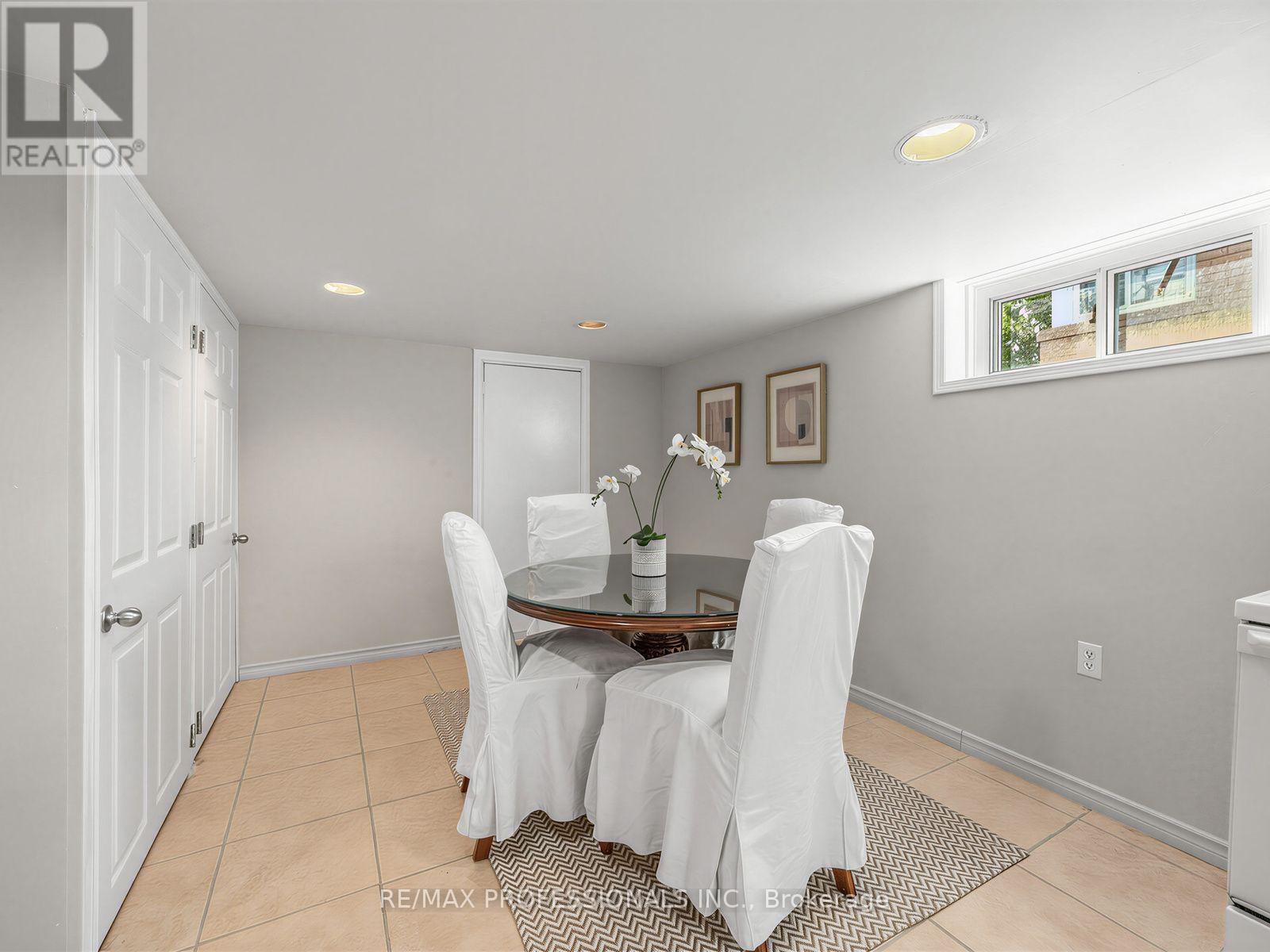 92 WESTROSE AVENUE - 33