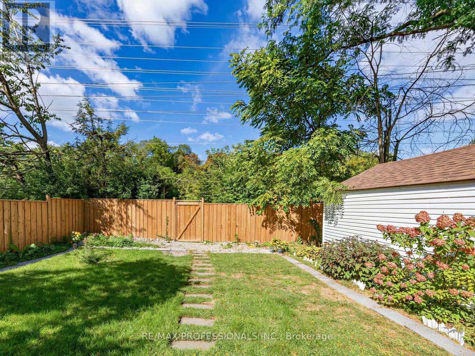 92 WESTROSE AVENUE - 38