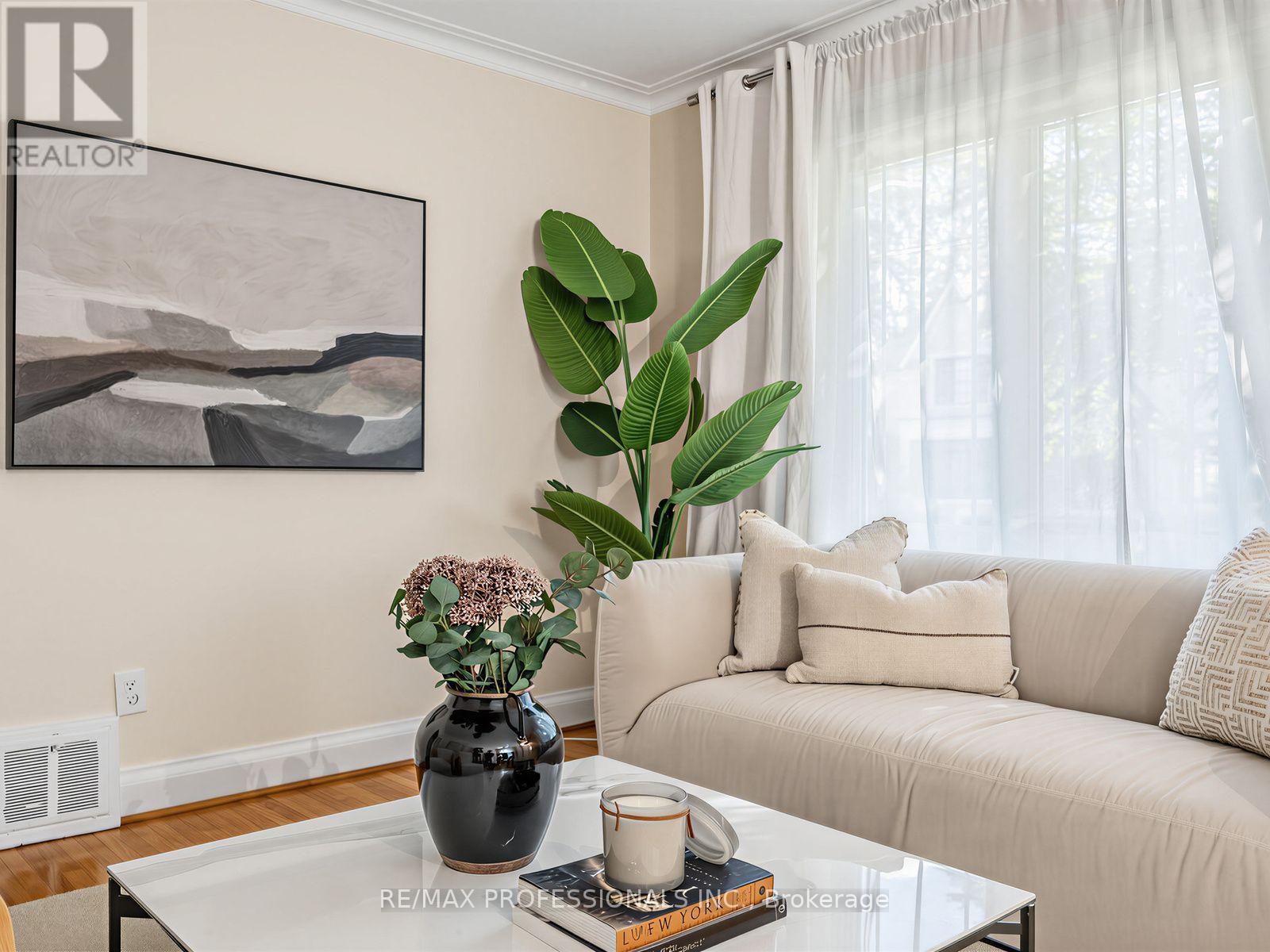 Photo of 92 WESTROSE AVENUE
