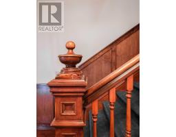 Bath (# pieces 1-6) - 146 Central Street, Summerside, PE C1N3L8 Photo 9