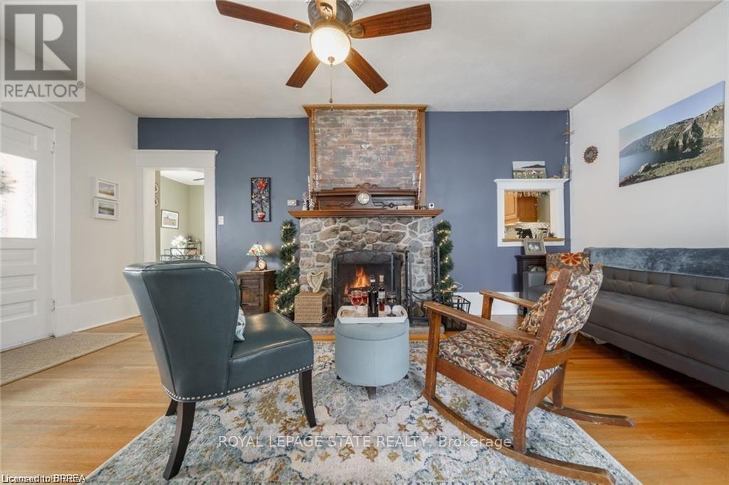 284 COLBORNE STREET N - 28