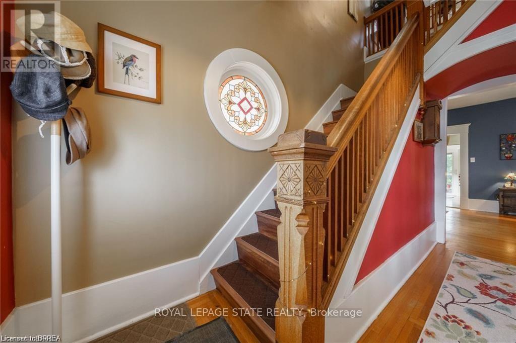 284 COLBORNE STREET N - 42