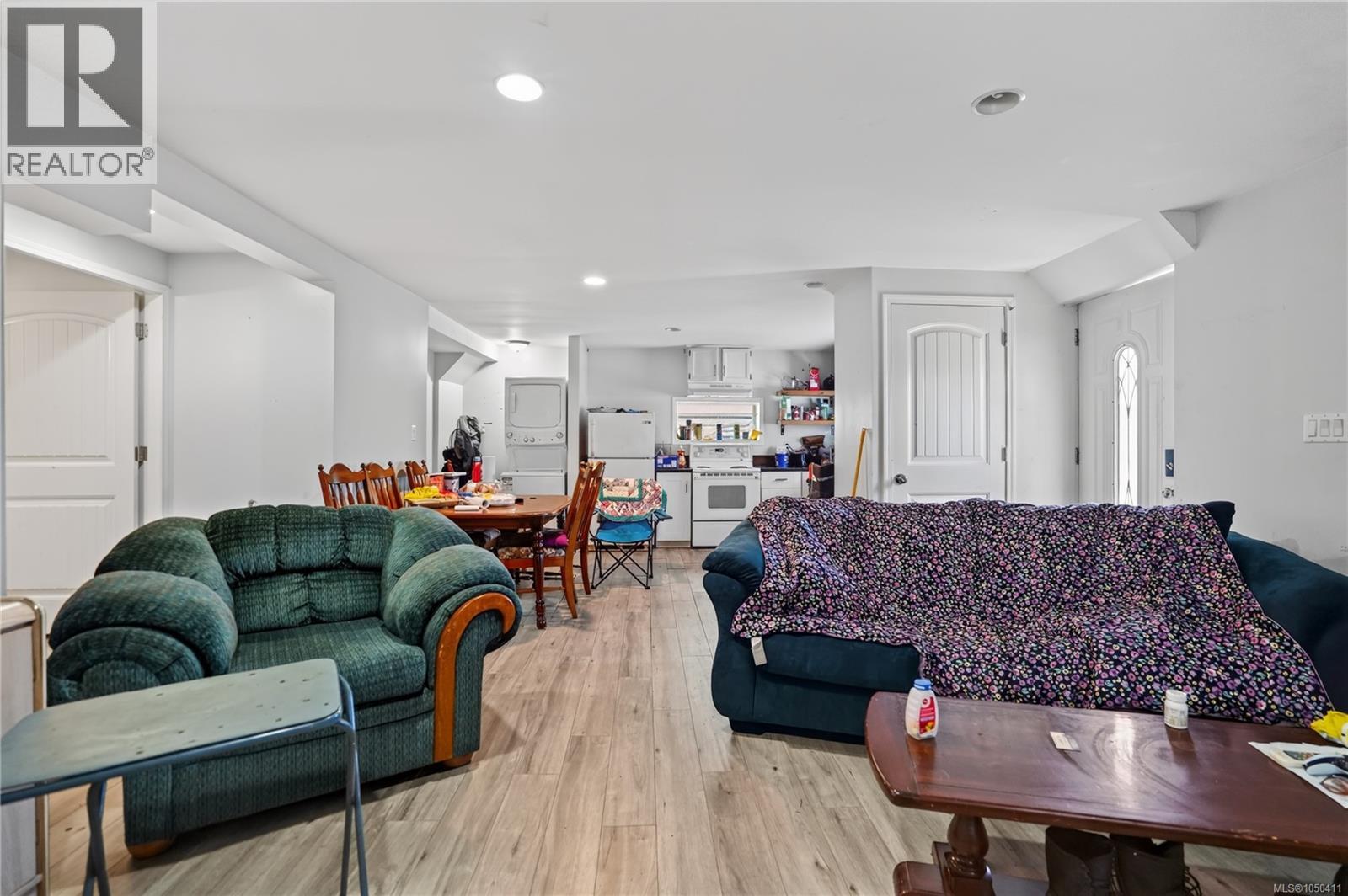 2646 12th Ave - 52