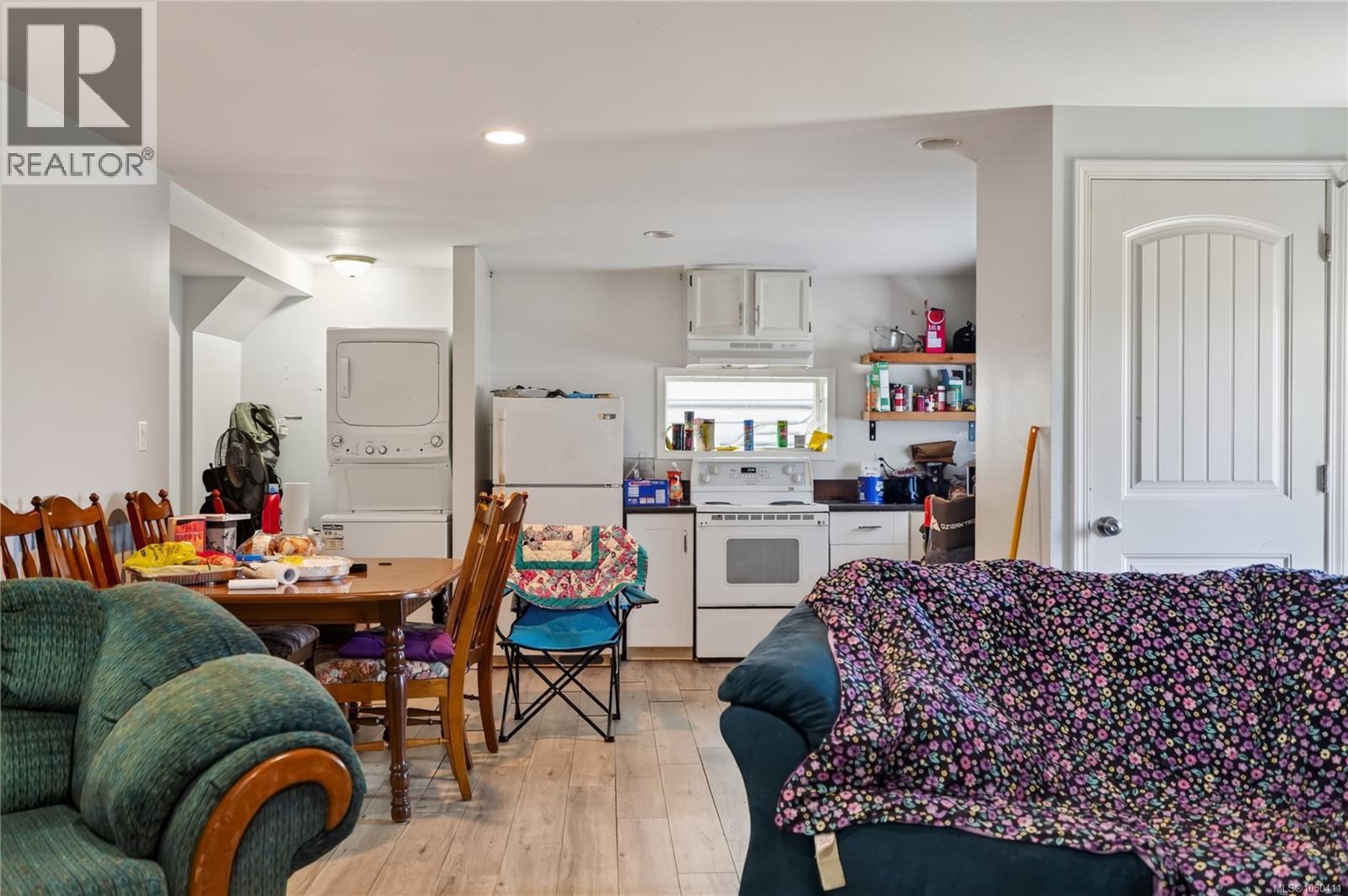 2646 12th Ave - 53