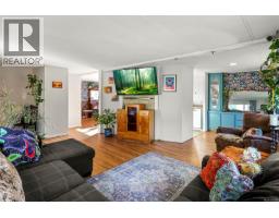 Living room - 2205 4th St E, Courtenay, BC V9N7L9 Photo 9