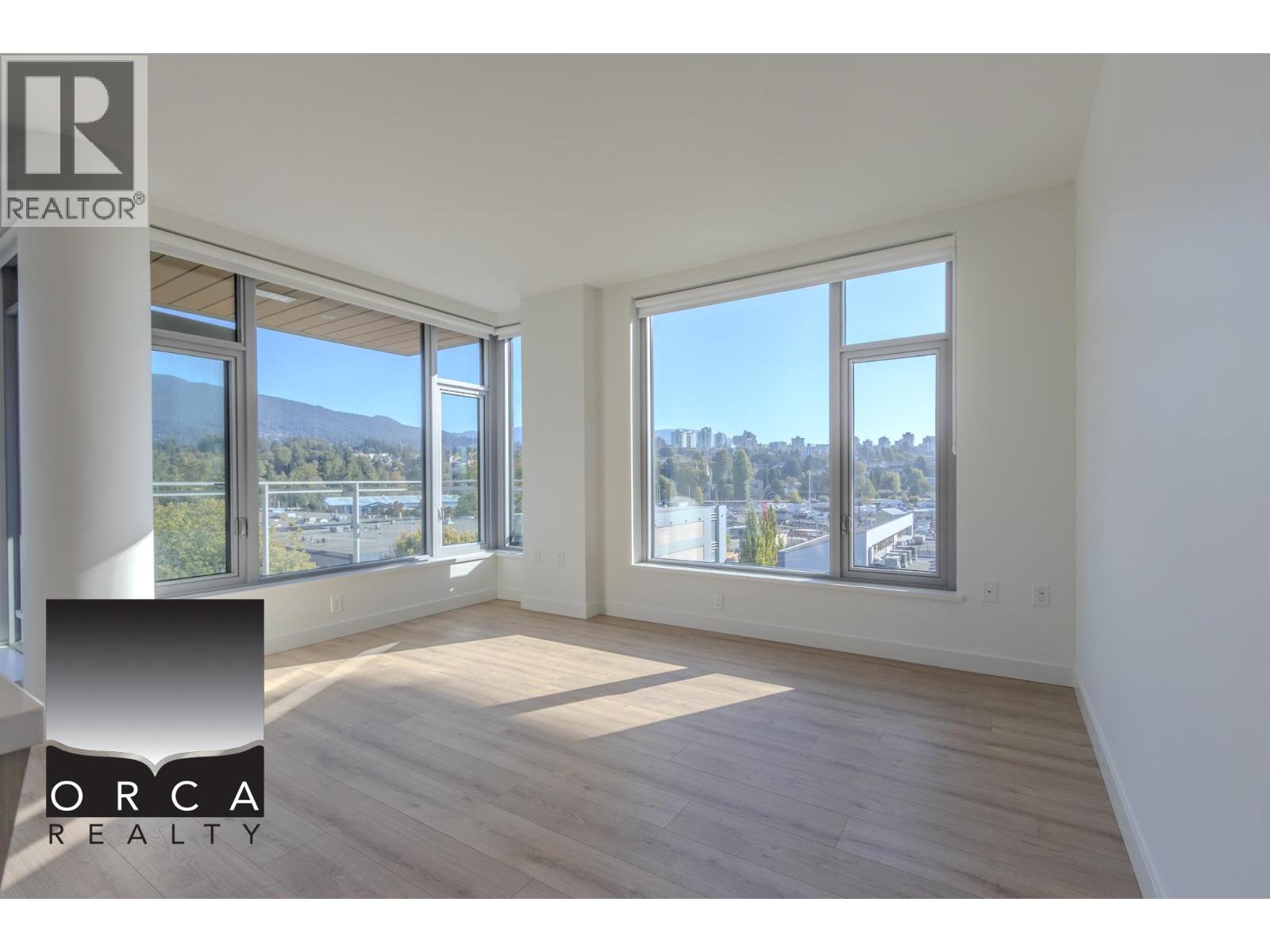 #609 755 HARBOUR Drive, North Vancouver, British Columbia, V7P0G1, North Vancouver, British Columbia — photo 2 of 5