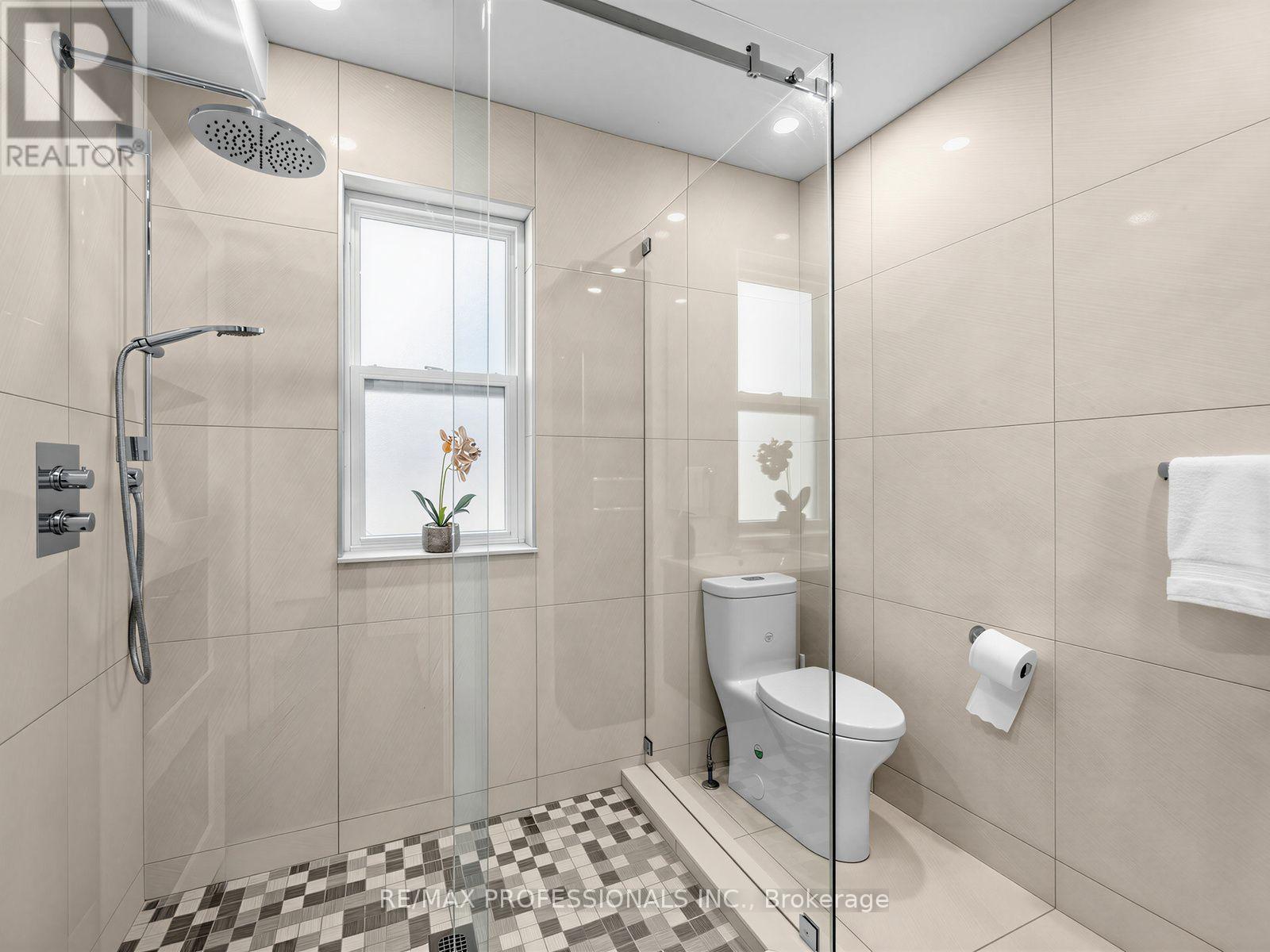 92 WESTROSE AVENUE - 25