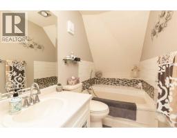 115 Iroquois Crescent W, Lethbridge, AB T1K5J3 Photo 20
