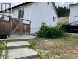 Kitchen - 5940 Victoria Street, Peachland, BC V0H1X4 Photo 6