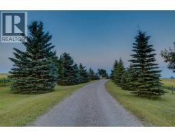 4pc Bathroom - 18010 37 Street Sw, Calgary, AB T1S0T3 Photo 9
