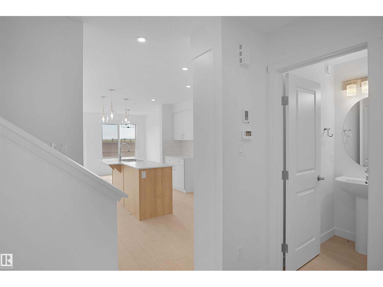 18818 29 AV NW - 3