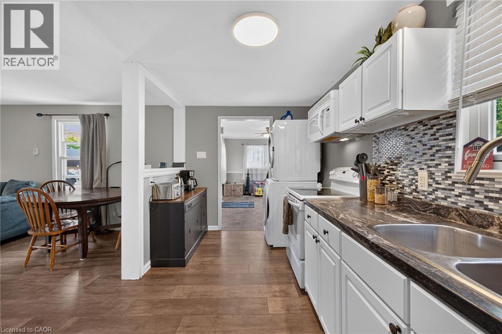 82 DIVISION Street - 11
